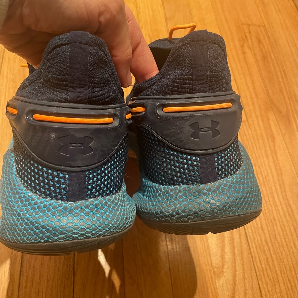 Under Armour basketball shoes - Picture 5 of 8